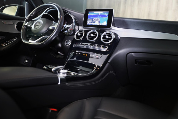 Mercedes-Benz GLC 250 4MATIC AMG 63 Look / AUT / Navi / Ecc / Cruise Control / Leder / Elek Stoelen / Led / Pdc / 20 Inch