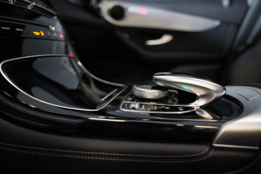 Mercedes-Benz GLC 250 4MATIC AMG 63 Look / AUT / Navi / Ecc / Cruise Control / Leder / Elek Stoelen / Led / Pdc / 20 Inch