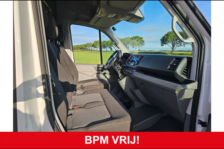 Volkswagen Crafter 30 2.0 TDI L3H3 airco, imperiaal, trap, trekhaak, 74 dkm.