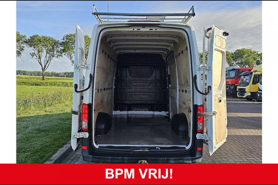 Volkswagen Crafter 30 2.0 TDI L3H3 airco, imperiaal, trap, trekhaak, 74 dkm.