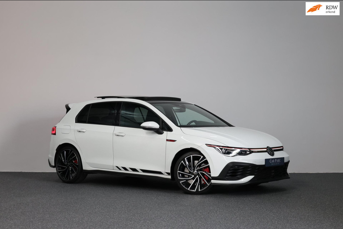 Volkswagen Golf 2.0 TSI GTI Clubsport 301+PK LED+IQ/PANO/HALF LEER+ALCANTARA+S.VERWARMING/19"/CAM/LINE/ACC/ECC/12 MND GARANTIE! Volkswagen Golf 2.0 TSI GTI Clubsport 301+PK LED+IQ/PANO/HALF LEER+ALCANTARA+S.VERWARMING/19"/CAM/LINE/ACC/ECC/12 MND GARANTIE!