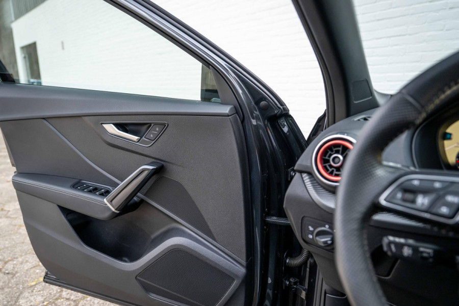 Audi Q2 35 TFSI S-Line ACC Sfeer Trekhaak Pano Black Optic