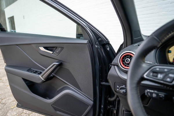 Audi Q2 35 TFSI S-Line ACC Sfeer Trekhaak Pano Black Optic