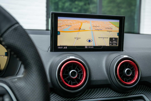 Audi Q2 35 TFSI S-Line ACC Sfeer Trekhaak Pano Black Optic