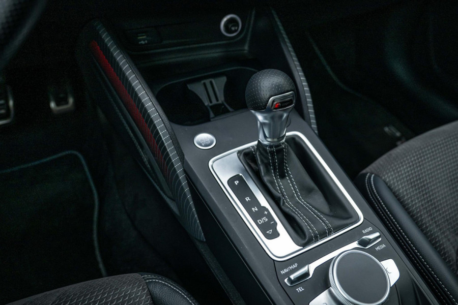 Audi Q2 35 TFSI S-Line ACC Sfeer Trekhaak Pano Black Optic