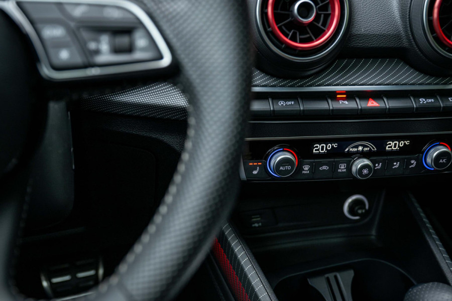 Audi Q2 35 TFSI S-Line ACC Sfeer Trekhaak Pano Black Optic