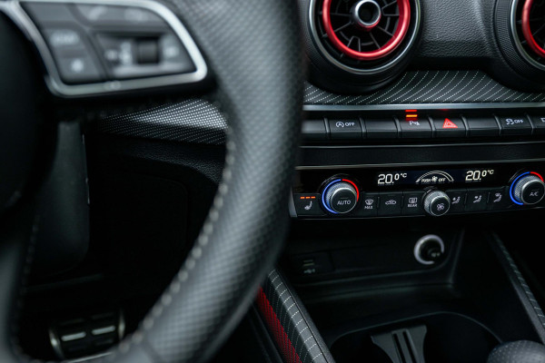 Audi Q2 35 TFSI S-Line ACC Sfeer Trekhaak Pano Black Optic