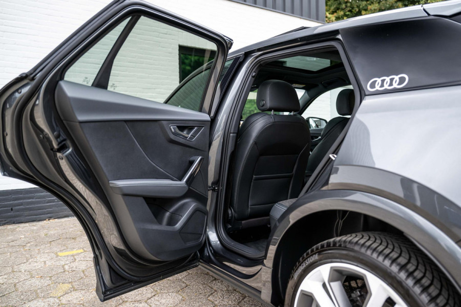 Audi Q2 35 TFSI S-Line ACC Sfeer Trekhaak Pano Black Optic