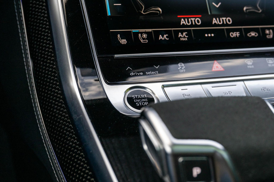 Audi Q8 60 TFSI e quattro S-Line Competition NWPR 174k