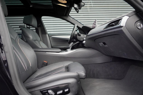 BMW 5 Serie Touring 520i High Executive Edition / M-Sport / Pano / Trekhaak