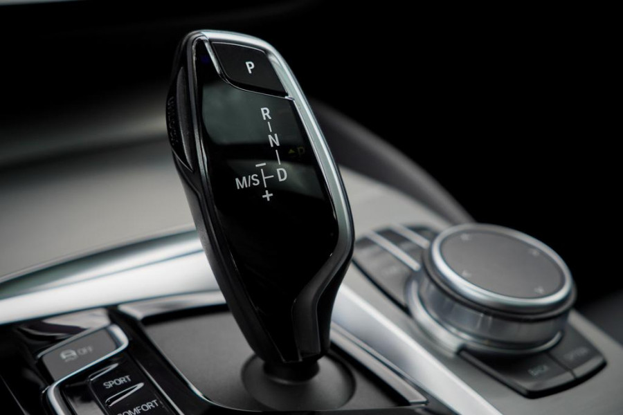 BMW 5 Serie Touring 520i High Executive Edition / M-Sport / Pano / Trekhaak