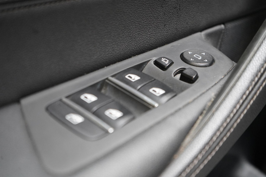 BMW 5 Serie 530e 293pk M Sport Edition | Leder | Sportstoelen | Elektr.verstl. stoelen | Trekhaak