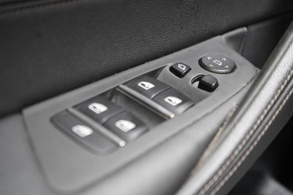 BMW 5 Serie 530e 293pk M Sport Edition | Leder | Sportstoelen | Elektr.verstl. stoelen | Trekhaak