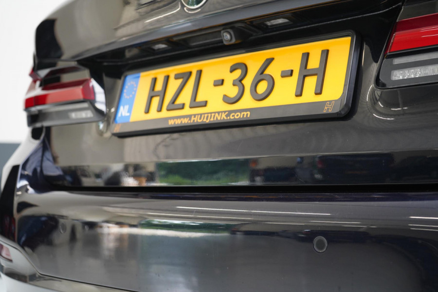 BMW 5 Serie 530e 293pk M Sport Edition | Leder | Sportstoelen | Elektr.verstl. stoelen | Trekhaak