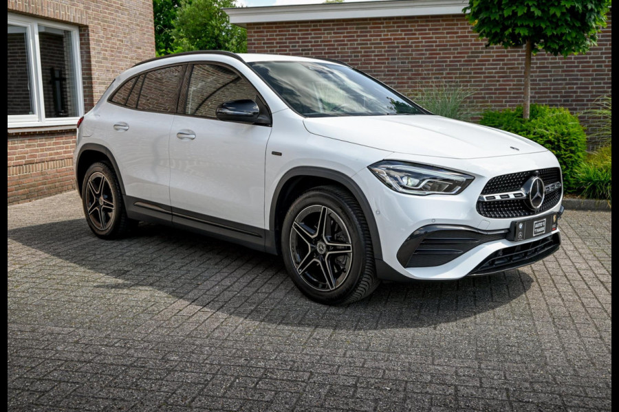 Mercedes-Benz GLA 250 e Business Solution AMG Limited Adaptive Keyless Camera Sfeerverlichting 19''