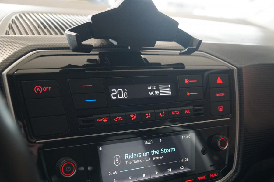 Volkswagen up! 1.0 BMT High Up! + CAMERA / CLIMATE CONTROL / FACELIFT / AFN. TREKHAAK