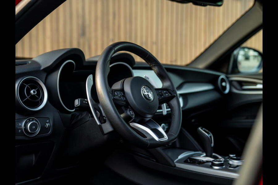 Alfa Romeo Stelvio 2.0T 280pk AWD Veloce | MY24 | Pano-dak | 21 inch | CarPlay | Soundpack