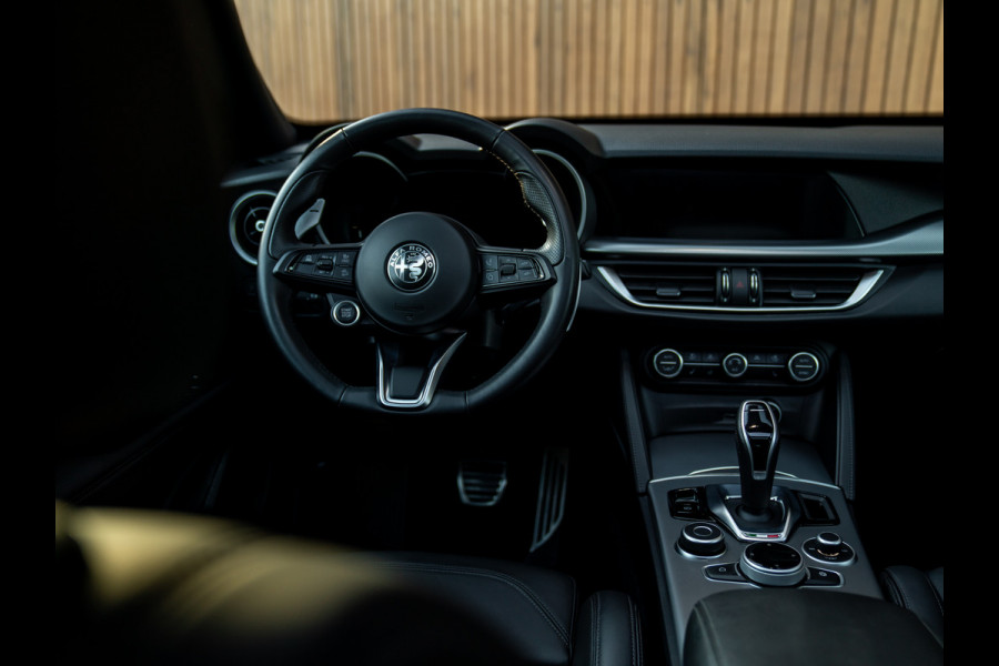 Alfa Romeo Stelvio 2.0T 280pk AWD Veloce | MY24 | Pano-dak | 21 inch | CarPlay | Soundpack