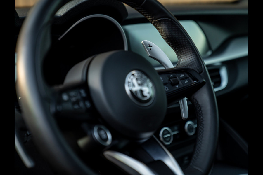 Alfa Romeo Stelvio 2.0T 280pk AWD Veloce | MY24 | Pano-dak | 21 inch | CarPlay | Soundpack