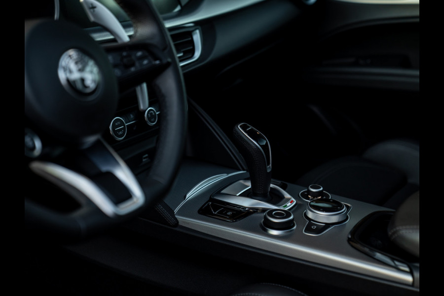 Alfa Romeo Stelvio 2.0T 280pk AWD Veloce | MY24 | Pano-dak | 21 inch | CarPlay | Soundpack