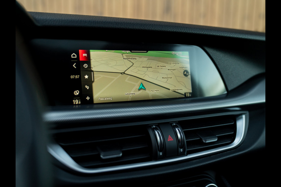 Alfa Romeo Stelvio 2.0T 280pk AWD Veloce | MY24 | Pano-dak | 21 inch | CarPlay | Soundpack