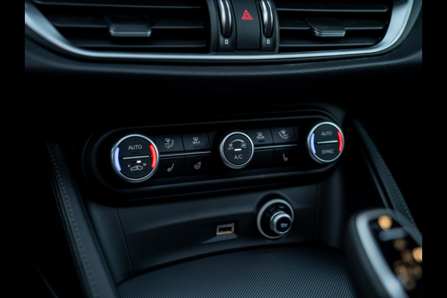 Alfa Romeo Stelvio 2.0T 280pk AWD Veloce | MY24 | Pano-dak | 21 inch | CarPlay | Soundpack