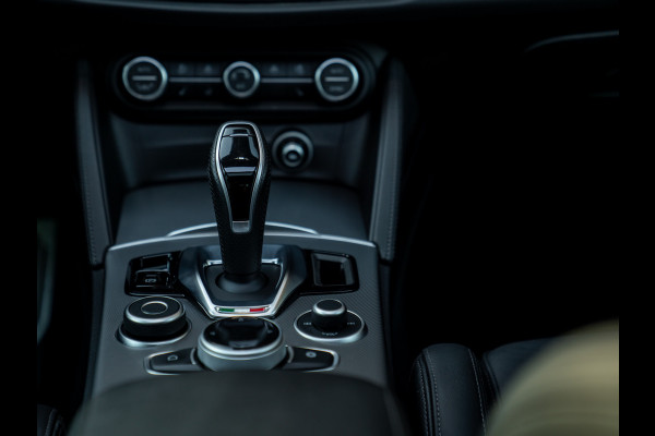 Alfa Romeo Stelvio 2.0T 280pk AWD Veloce | MY24 | Pano-dak | 21 inch | CarPlay | Soundpack