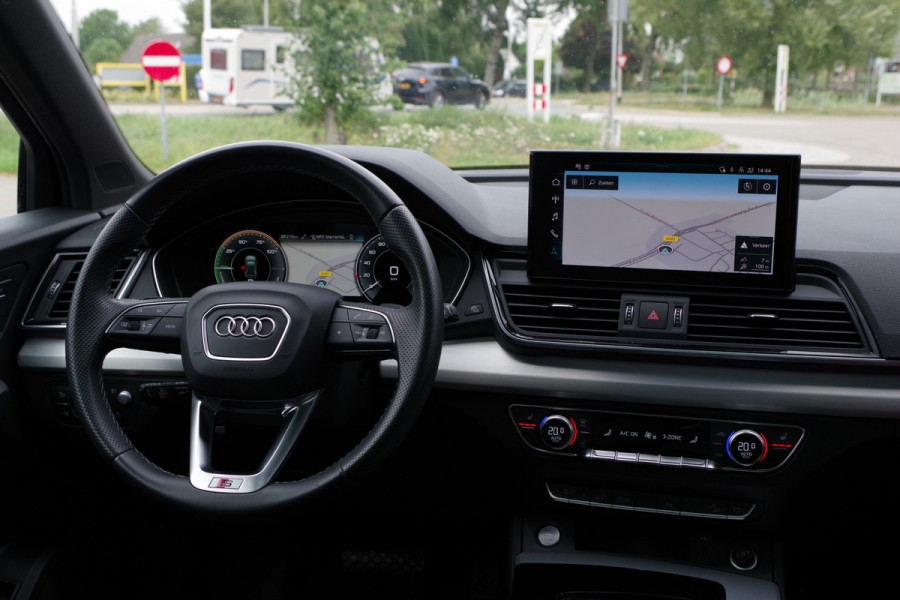 Audi Q5 55 TFSI e Quattro Competition 367 PK PHEV, RS-Sportstoelen, Paoramadak, Trekhaak, B&O Sound, Memory