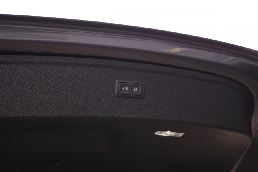 Audi Q5 55 TFSI e Quattro Competition 367 PK PHEV, RS-Sportstoelen, Paoramadak, Trekhaak, B&O Sound, Memory