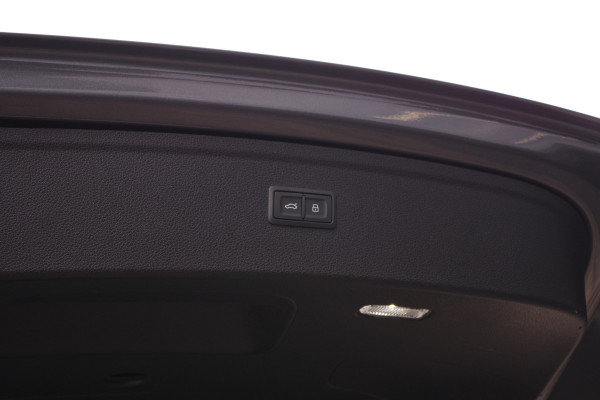 Audi Q5 55 TFSI e Quattro Competition 367 PK PHEV, RS-Sportstoelen, Paoramadak, Trekhaak, B&O Sound, Memory
