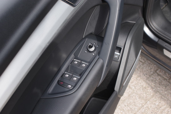 Audi Q5 55 TFSI e Quattro Competition 367 PK PHEV, RS-Sportstoelen, Paoramadak, Trekhaak, B&O Sound, Memory