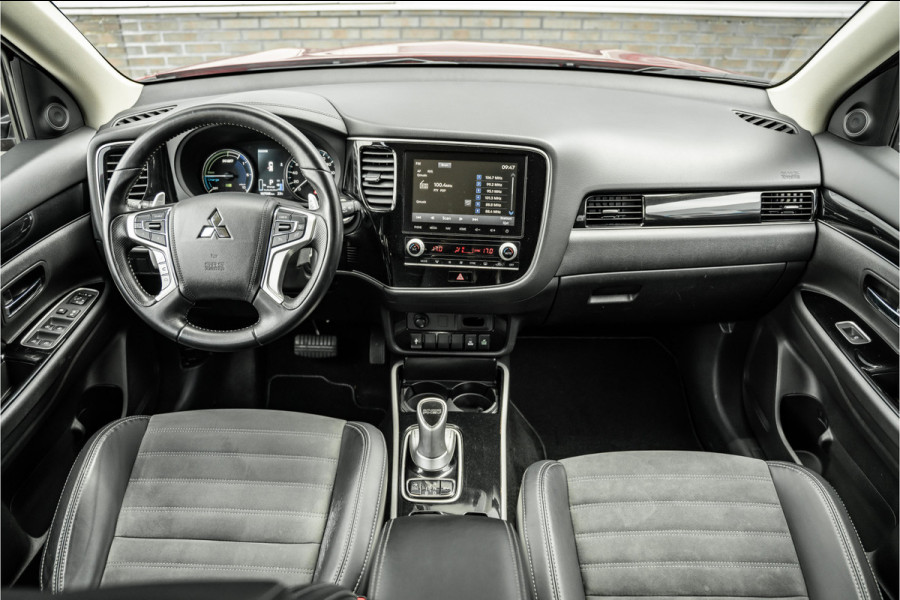 Mitsubishi Outlander 2.4 PHEV Intense | Stoelverw | DAB | NAVI | 1500kg trekgewicht