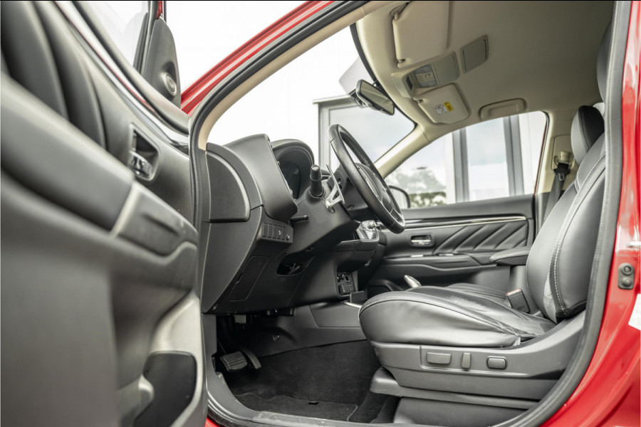Mitsubishi Outlander 2.4 PHEV Intense | Stoelverw | DAB | NAVI | 1500kg trekgewicht