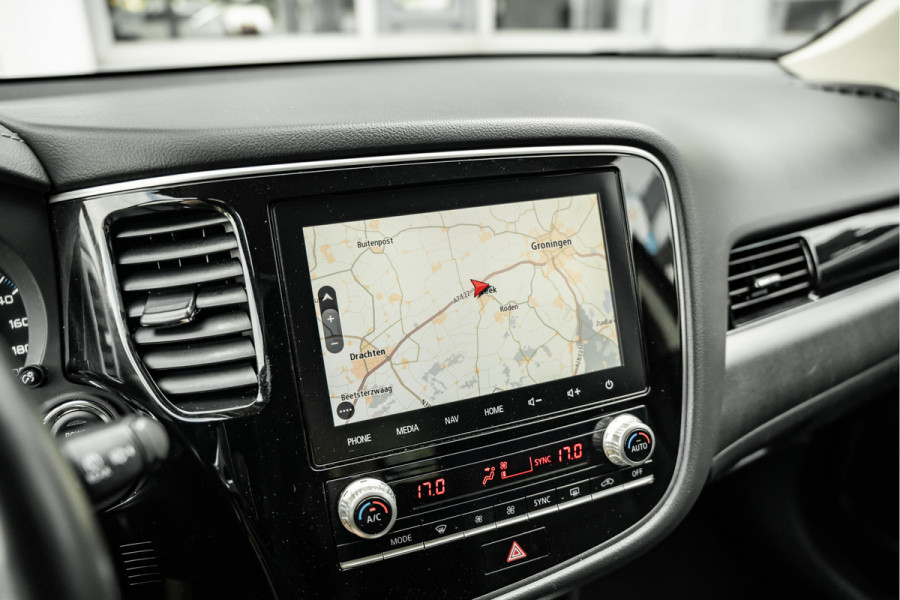 Mitsubishi Outlander 2.4 PHEV Intense | Stoelverw | DAB | NAVI | 1500kg trekgewicht