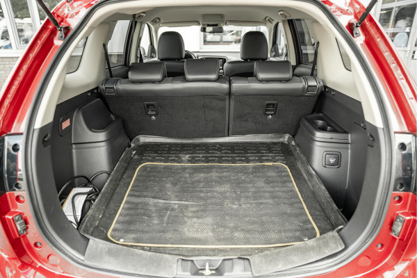 Mitsubishi Outlander 2.4 PHEV Intense | Stoelverw | DAB | NAVI | 1500kg trekgewicht