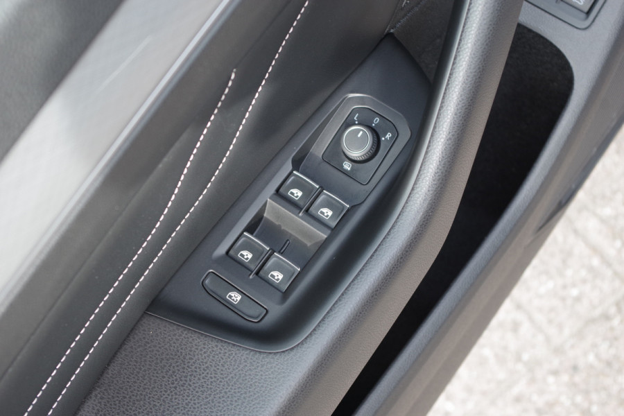Volkswagen Passat Variant 1.4 TSI PHEV GTE 218 PK BNS, Trekhaak, Matrix-LED, Camera