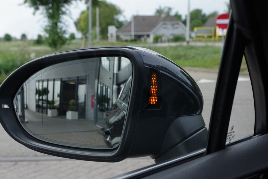 Volkswagen Passat Variant 1.4 TSI PHEV GTE 218 PK BNS, Trekhaak, Matrix-LED, Camera