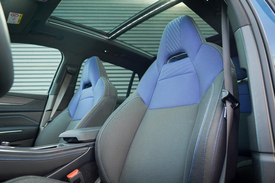 Lynk & Co 01 1.5 / Pano / Navi / 360 / ACC / Carplay