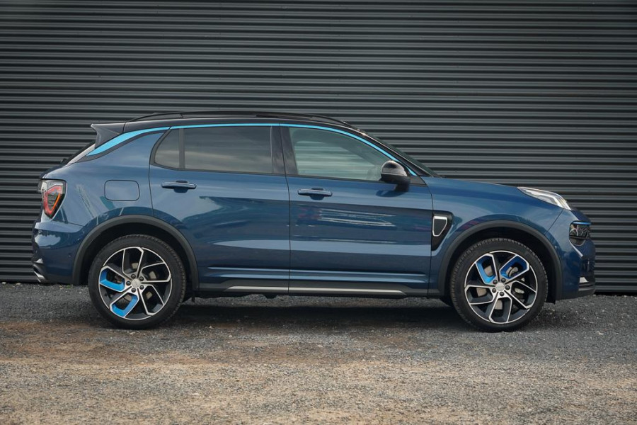 Lynk & Co 01 1.5 / Pano / Navi / 360 / ACC / Carplay