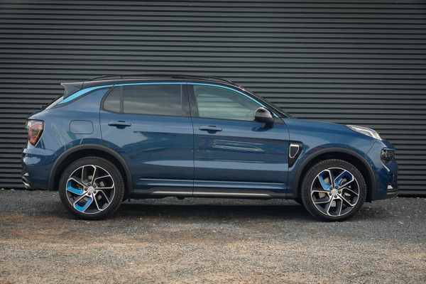 Lynk & Co 01 1.5 / Pano / Navi / 360 / ACC / Carplay