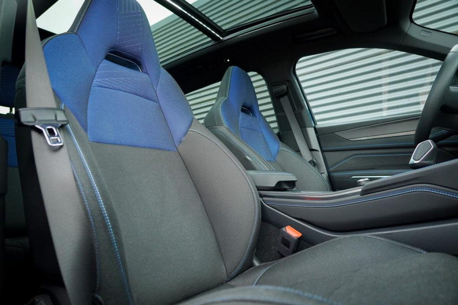 Lynk & Co 01 1.5 / Pano / Navi / 360 / ACC / Carplay