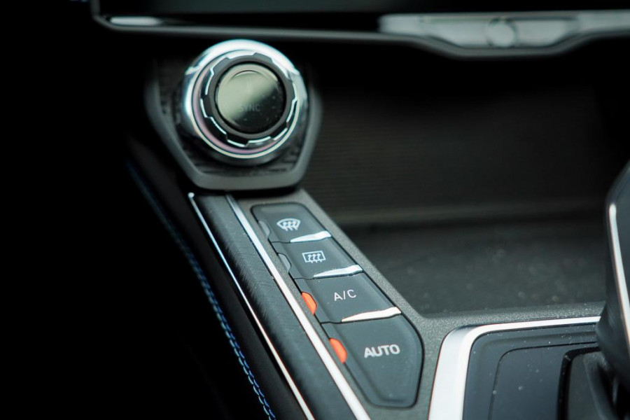 Lynk & Co 01 1.5 / Pano / Navi / 360 / ACC / Carplay