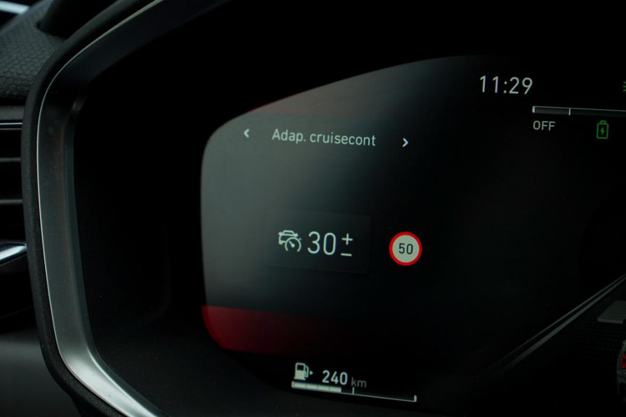 Lynk & Co 01 1.5 / Pano / Navi / 360 / ACC / Carplay