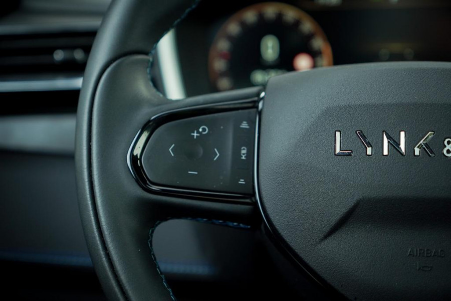 Lynk & Co 01 1.5 / Pano / Navi / 360 / ACC / Carplay