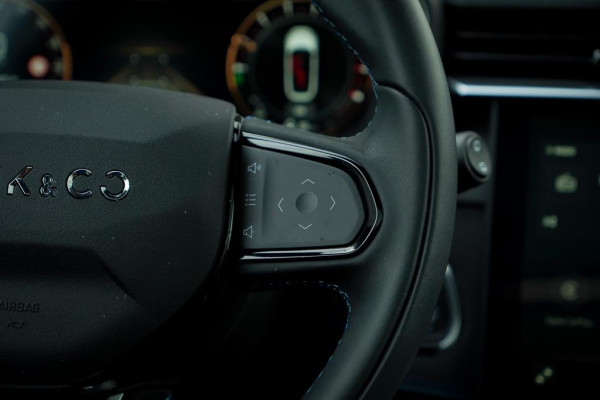 Lynk & Co 01 1.5 / Pano / Navi / 360 / ACC / Carplay