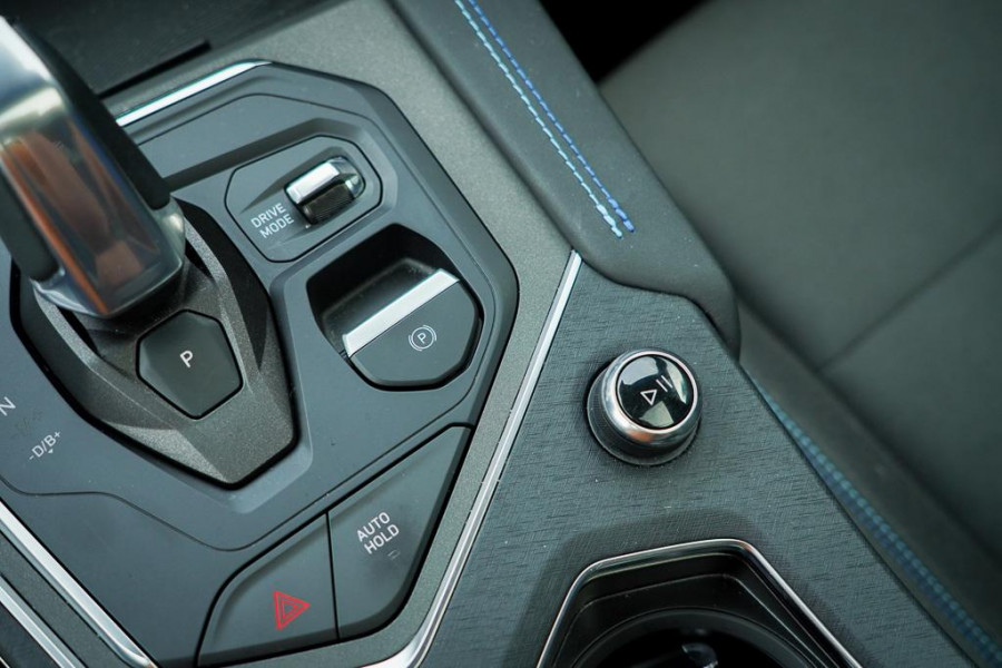 Lynk & Co 01 1.5 / Pano / Navi / 360 / ACC / Carplay