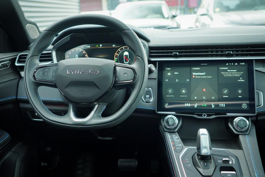 Lynk & Co 01 1.5 / Pano / Navi / 360 / ACC / Carplay