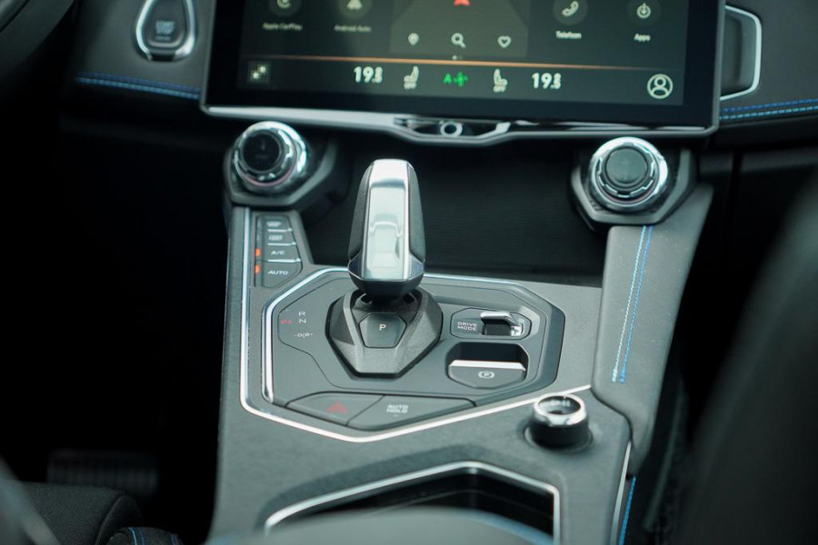 Lynk & Co 01 1.5 / Pano / Navi / 360 / ACC / Carplay