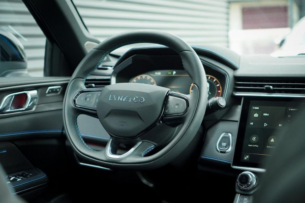 Lynk & Co 01 1.5 / Pano / Navi / 360 / ACC / Carplay