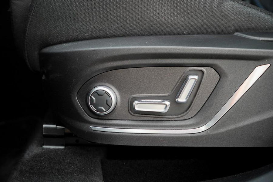Lynk & Co 01 1.5 / Pano / Navi / 360 / ACC / Carplay